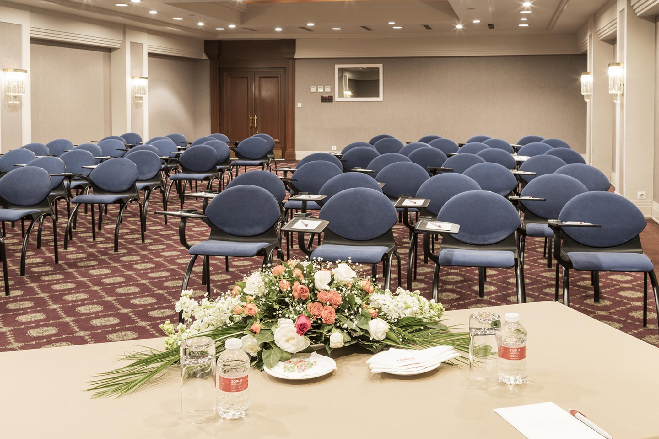 Zorlu Grand Hotel Трабзон Екстериор снимка
